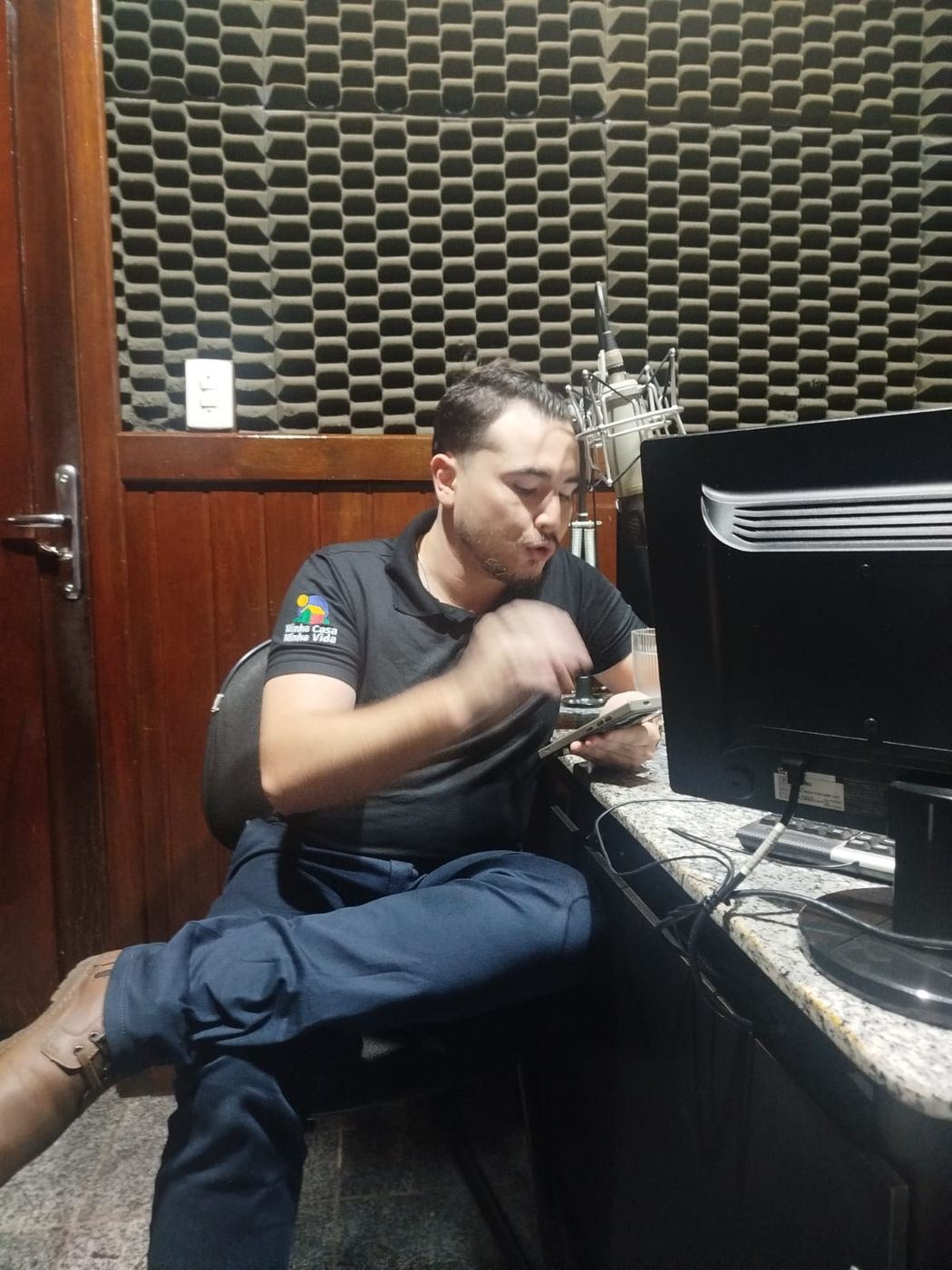 Entrevista no estúdio da rádio